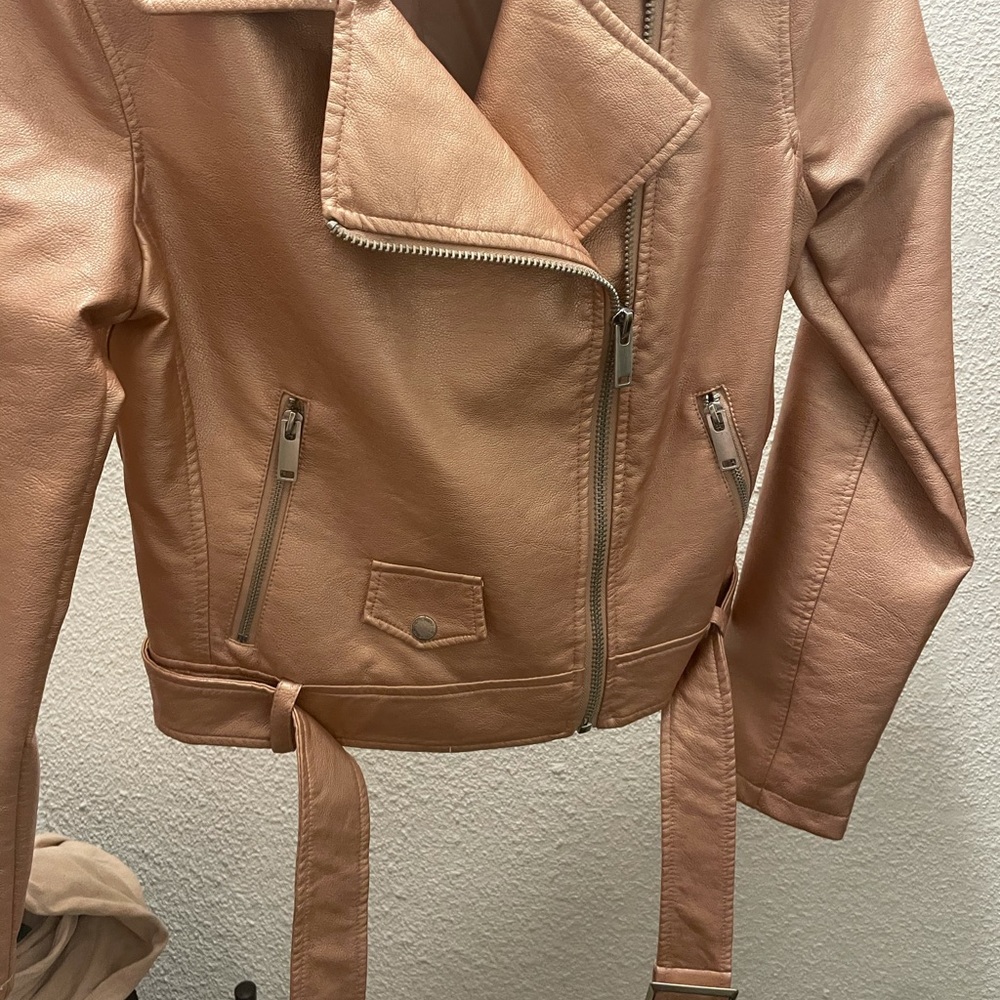 NWOT Collection B New York Rose Gold Faux Leather Jacket M - Picture 5 of 7